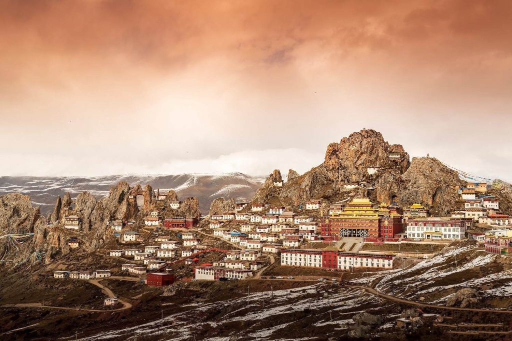国内小众景点：中国的“天空之城”——西藏孜珠寺