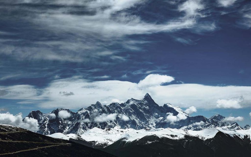 西藏小众景点：云中天堂——西藏南迦巴瓦
